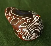 Petites poules éthiopiennes en poterie artisanale