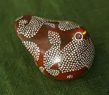 Petites poules éthiopiennes en poterie artisanale