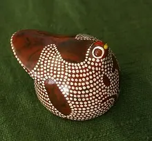 Petites poules éthiopiennes en poterie artisanale