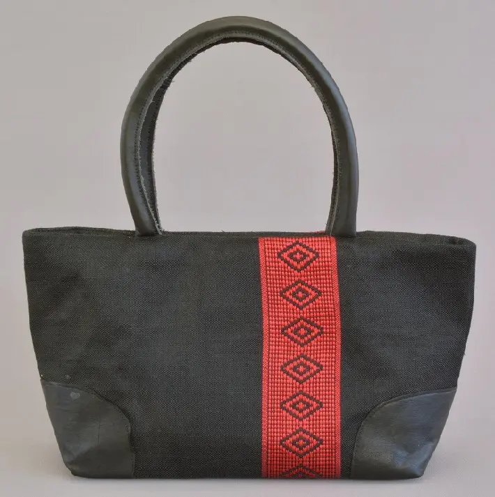 Sac cocktail Tibeb Carmin en coton éthiopien et rayonne fait à la main