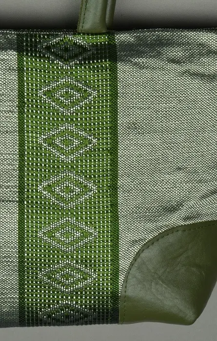 Sac cocktail Tibeb Olive sur Argent en coton éthiopien et rayonne fait à la main