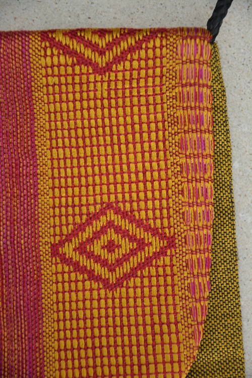 Jolie sacoche équitable éthiopienne fuschia pour smartphone tissée à la main en Ethiopie