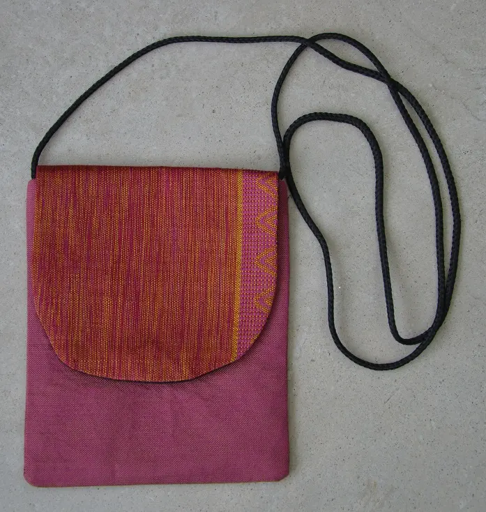 Craquante sacoche éthiopienne équitable pour smartphone tissée à la main en Ethiopie