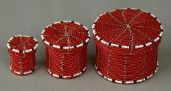 Boîtes Gigogne en perles rouges éthiopiennes faites à la main